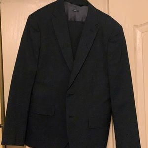 2 Perry Ellis men’s suits
